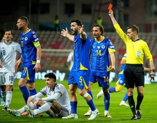 世体:意大利国内对巴斯托尼的攻击可能促使他离开,巴萨有意